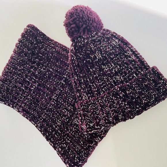 NORDSTROM'S  Pom Pom Beanie Hat & Infinity Scarf Set NWOT - Picture 1 of 6